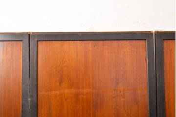 アンティーク建具　黒い框が和モダンな印象を高める板戸4枚セット(帯戸、引き戸)(R-051120)