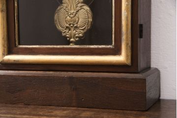 アンティーク雑貨　E. INGRAHAM(イングラハム)　経年を感じる文字盤の味わいと振り子のクラシカルなデザインが魅力の置時計(R-051126)