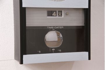アンティーク雑貨　昭和レトロ　ペイント　ゼンマイ式　ミッドセンチュリーな雰囲気を醸しだす柱時計(振り子時計、掛け時計)(R-051127)