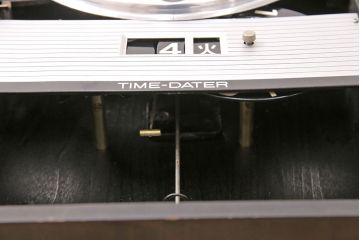 アンティーク雑貨　昭和レトロ　ペイント　ゼンマイ式　ミッドセンチュリーな雰囲気を醸しだす柱時計(振り子時計、掛け時計)(R-051127)