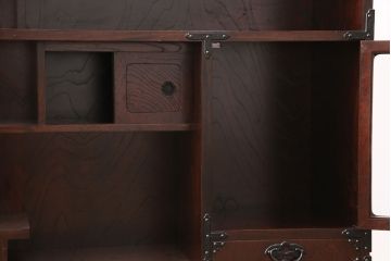 中古　美品　岩谷堂箪笥　桜木家具店作　脚(台輪)付きリメイク　上質な和の空間づくりに活躍する収納棚(茶棚、飾り棚、サイドボード)(R-051128)