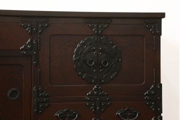 中古　美品　岩谷堂箪笥　桜木家具店作　天板リメイク　和の趣あふれるサイドボード(収納棚、ローチェスト、引き出し、ローボード、リビングボード、テレビ台)(R-051129)