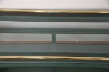 中古　バロッサバレンティ(VARO,S.A. VALENTI)　アルタミラ　グリーンとゴールドの組み合わせが高級感を醸し出すコンソールテーブル(ガラステーブル、ナイトテーブル、飾り棚、陳列棚、店舗什器)(定価約26万円)(R-051131)