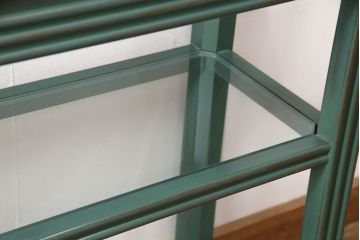 中古　バロッサバレンティ(VARO,S.A. VALENTI)　アルタミラ　グリーンとゴールドの組み合わせが高級感を醸し出すコンソールテーブル(ガラステーブル、ナイトテーブル、飾り棚、陳列棚、店舗什器)(定価約26万円)(R-051131)