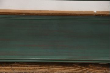 中古　バロッサバレンティ(VARO,S.A. VALENTI)　アルタミラ　グリーンとゴールドの組み合わせが高級感を醸し出すコンソールテーブル(ガラステーブル、ナイトテーブル、飾り棚、陳列棚、店舗什器)(定価約26万円)(R-051131)