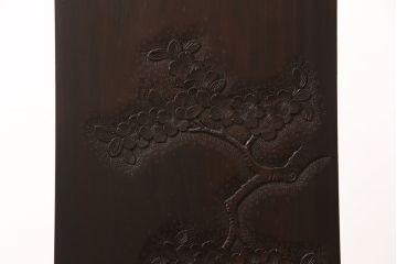 中古　美品　軽井沢彫り　桜の彫りが見事!職人技を堪能できるサイドボード(サイドキャビネット、収納棚、飾り棚、茶箪笥、茶タンス)(R-051132)