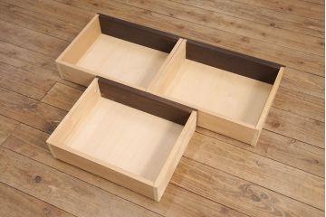 中古　美品　軽井沢彫り　桜の彫りが見事!職人技を堪能できるサイドボード(サイドキャビネット、収納棚、飾り棚、茶箪笥、茶タンス)(R-051132)