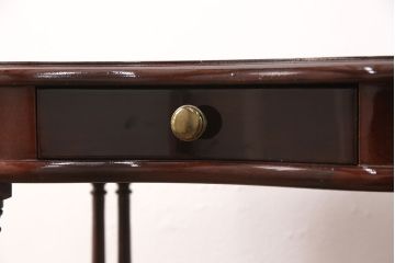 中古　美品　イタリア輸入家具　ディスプレイ台としてもおすすめ!クラシカルな佇まいが魅力のキドニーテーブル(サイドテーブル、コンソールテーブル、電話台、花台)(R-051136)