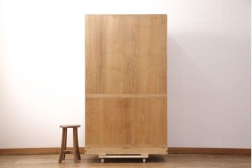 中古　国産　在銘　金具の繊細な絵柄が美しい衣装盆付き総桐箪笥(並厚)(衣装箪笥、着物箪笥、和タンス、桐たんす)(定価約60万円)(R-051142)