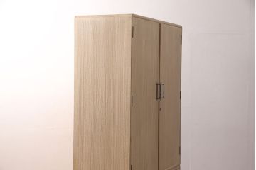 中古　国産　控えめな意匠が品の良さを漂わせる衣装盆付き総桐箪笥(並厚、四方丸)(衣装箪笥、着物箪笥、和タンス、桐たんす)(定価約90万円)(R-051143)