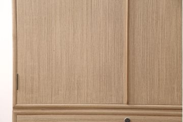 中古　国産　控えめな意匠が品の良さを漂わせる衣装盆付き総桐箪笥(並厚、四方丸)(衣装箪笥、着物箪笥、和タンス、桐たんす)(定価約90万円)(R-051143)