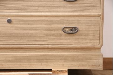 中古　国産　控えめな意匠が品の良さを漂わせる衣装盆付き総桐箪笥(並厚、四方丸)(衣装箪笥、着物箪笥、和タンス、桐たんす)(定価約90万円)(R-051143)