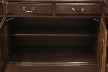 中古  美品　カリモク　domani(ドマーニ)　QUEENS　LIFE(クイーンズライフ)　クラシカルな佇まいが魅力のキュリオケース(キャビネット・ガラスケース)(定価約95万円)(R-051148)