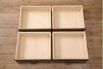 中古  美品　カリモク　domani(ドマーニ)　QUEENS　LIFE(クイーンズライフ)　クラシカルな佇まいが魅力のキュリオケース(キャビネット・ガラスケース)(定価約95万円)(R-051148)