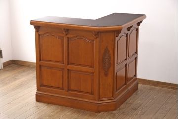 中古　美品　横浜クラシック家具　ダニエル(Daniel)　大容量の収納力が嬉しい!高級感と重厚感を兼ね備えたコーナーカウンター(収納棚、カウンターテーブル)(定価約160万円)(R-051149)
