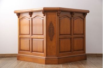 中古　美品　横浜クラシック家具　ダニエル(Daniel)　大容量の収納力が嬉しい!高級感と重厚感を兼ね備えたコーナーカウンター(収納棚、カウンターテーブル)(定価約160万円)(R-051149)