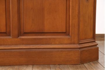 中古　美品　横浜クラシック家具　ダニエル(Daniel)　大容量の収納力が嬉しい!高級感と重厚感を兼ね備えたコーナーカウンター(収納棚、カウンターテーブル)(定価約160万円)(R-051149)