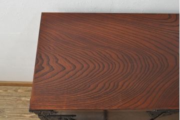 中古　岩谷堂箪笥　台輪付きリメイク　深みのある色合いと優しい木目が魅力の衣装盆付きサイドボード(サイドチェスト、引き出し、衣装タンス、着物箪笥、収納棚)(R-051151)