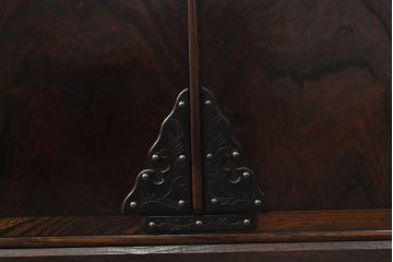 中古　岩谷堂箪笥　台輪付きリメイク　深みのある色合いと優しい木目が魅力の衣装盆付きサイドボード(サイドチェスト、引き出し、衣装タンス、着物箪笥、収納棚)(R-051151)