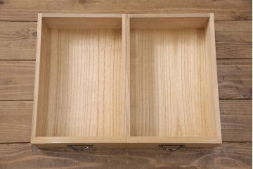 中古　国産　松竹梅の意匠が和の趣を高める総桐箪笥(並厚、四方丸)(衣装箪笥、着物箪笥、和タンス、桐たんす)(定価約100万円)(R-051153)