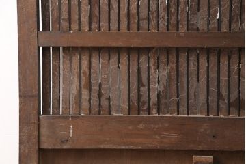アンティーク建具　総ケヤキ材　細身のサイズが嬉しい!巾着金具がアクセントの格子蔵戸1枚(格子戸、建具、玄関戸、引き戸)(R-051156)