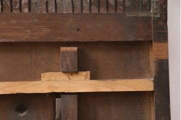 アンティーク建具　総ケヤキ材　細身のサイズが嬉しい!巾着金具がアクセントの格子蔵戸1枚(格子戸、建具、玄関戸、引き戸)(R-051156)