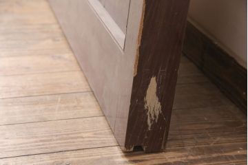 アンティーク建具　総ケヤキ材　枡格子状の帯鉄と大ぶりの金具が重厚感を演出する格子蔵戸1枚(格子戸、建具、玄関戸、引き戸)(R-051157)