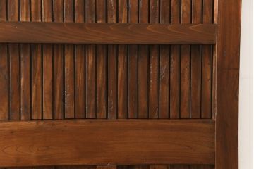 アンティーク建具　ほぼ総ケヤキ材　建具の王様!豪華絢爛な意匠が目を引く金具尽くしの富山蔵戸(玄関戸、引き戸)(R-051158)