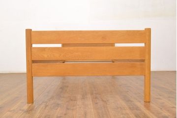 ヴィンテージ家具　ナラ無垢材　ナチュラルテイストの空間づくりにおすすめ!木の温もりを感じられるベッドフレーム(セミシングル、ビンテージ)(R-051159)