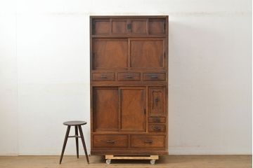 アンティーク家具　大正昭和初期　前面ケヤキ材　レトロな雰囲気漂う関東水屋箪笥(重ね箪笥、収納棚、食器棚、戸棚、キャビネット)(R-051160)