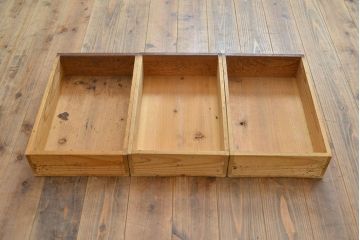 アンティーク家具　大正昭和初期　前面ケヤキ材　レトロな雰囲気漂う関東水屋箪笥(重ね箪笥、収納棚、食器棚、戸棚、キャビネット)(R-051160)