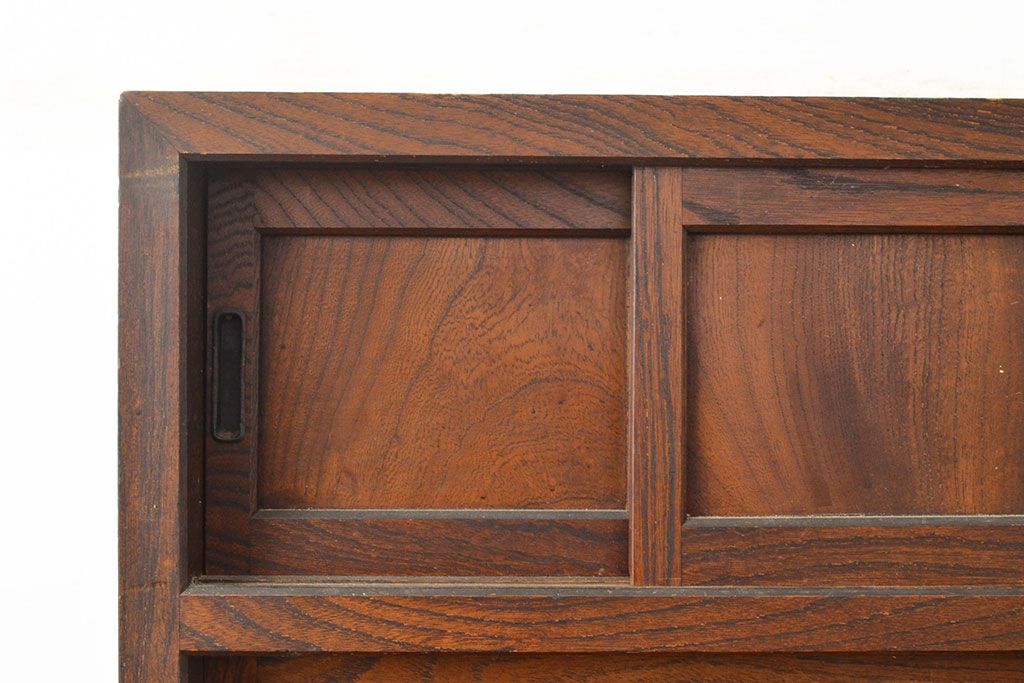 アンティーク家具　大正昭和初期　前面ケヤキ材　レトロな雰囲気漂う関東水屋箪笥(重ね箪笥、収納棚、食器棚、戸棚、キャビネット)(R-051160)