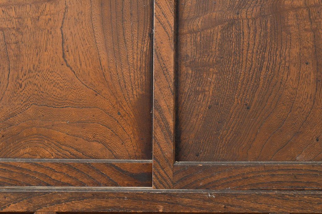 アンティーク家具　大正昭和初期　前面ケヤキ材　レトロな雰囲気漂う関東水屋箪笥(重ね箪笥、収納棚、食器棚、戸棚、キャビネット)(R-051160)