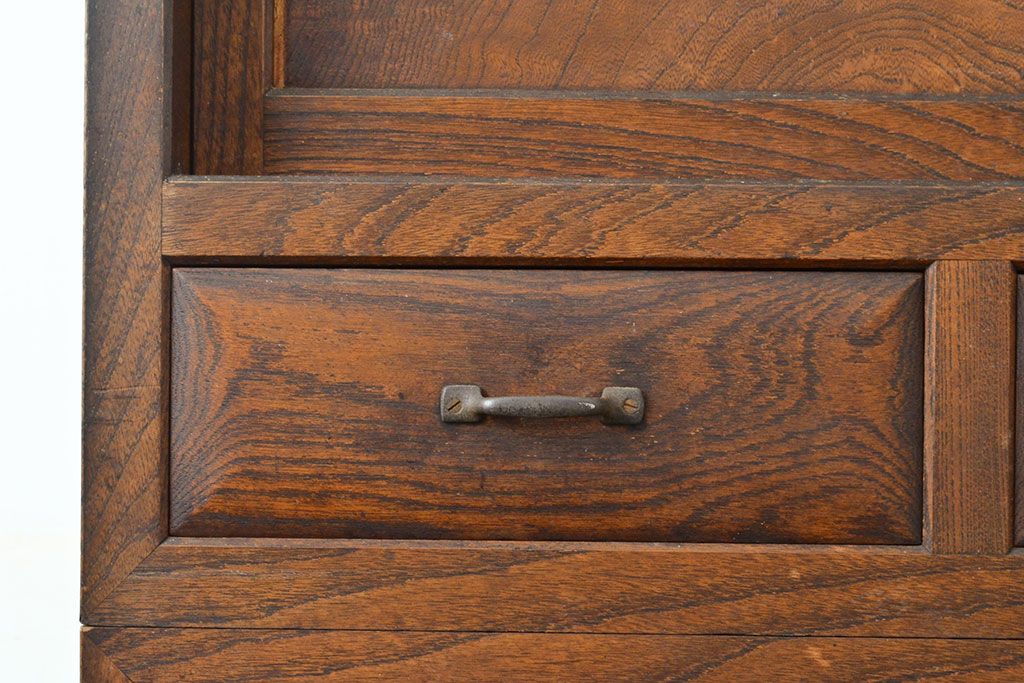 アンティーク家具　大正昭和初期　前面ケヤキ材　レトロな雰囲気漂う関東水屋箪笥(重ね箪笥、収納棚、食器棚、戸棚、キャビネット)(R-051160)