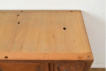 アンティーク家具　大正昭和初期　前面ケヤキ材　レトロな雰囲気漂う収納棚(関東水屋箪笥、戸棚、サイドキャビネット、サイドボード)(R-051162)