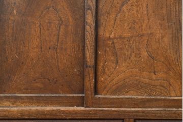 アンティーク家具　大正昭和初期　前面ケヤキ材　レトロな雰囲気漂う収納棚(関東水屋箪笥、戸棚、サイドキャビネット、サイドボード)(R-051162)