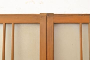 アンティーク建具　昭和中期　すりガラスのデザインがレトロな雰囲気を高めるガラス戸2枚セット(引き戸)(R-051164)