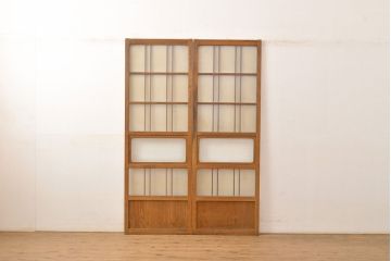 アンティーク建具　昭和中期　すりガラスのデザインがレトロな雰囲気を高めるガラス戸2枚セット(引き戸)(R-051164)