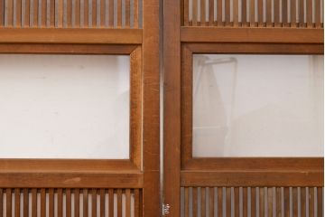 アンティーク建具　昭和初期　裏障子付き　上手物の幅狭万本格子戸3枚セット(引き戸、帯ガラス戸、障子戸)(R-051165)
