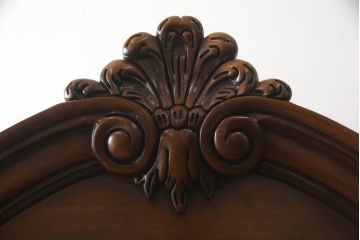 中古　美品　センチュリー社(CENTURY)　サァラ麻布取り扱い 豪華な佇まいのキャビネット(収納棚、飾り棚、食器棚)(定価約240万円)(R-051166)