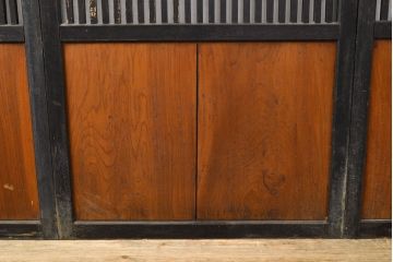 アンティーク建具　明治大正期　赤みがかった茶色と黒のコントラストがおしゃれな格子帯戸3枚セット(引き戸)(R-051167)