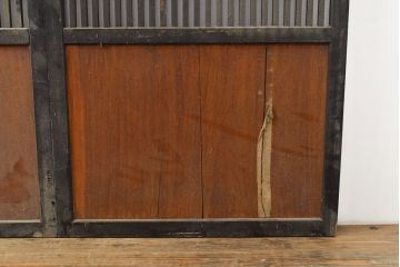 アンティーク建具　明治大正期　赤みがかった茶色と黒のコントラストがおしゃれな格子帯戸3枚セット(引き戸)(R-051167)