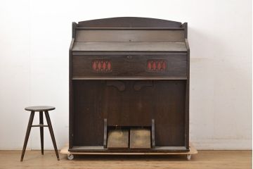 アンティーク雑貨　ジャンク品　昭和初期　ノスタルジックな雰囲気を演出するオルガン(ディスプレイ、店舗什器)(R-051171)