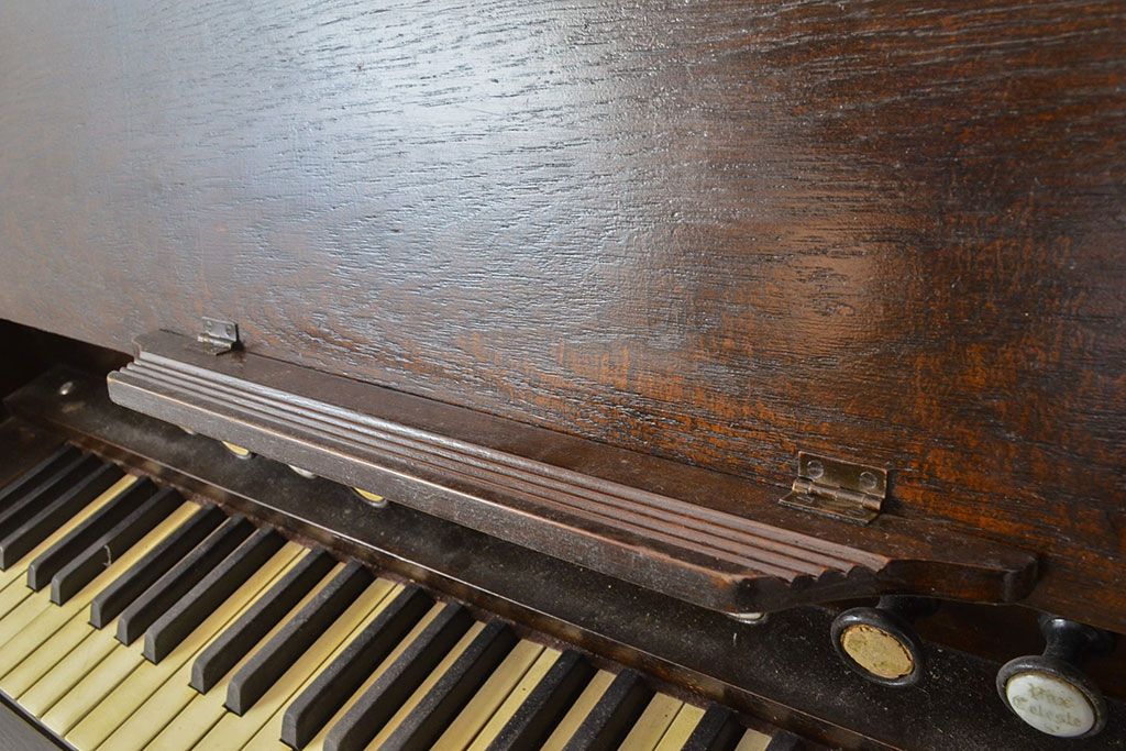 アンティーク雑貨　ジャンク品　昭和初期　ノスタルジックな雰囲気を演出するオルガン(ディスプレイ、店舗什器)(R-051171)