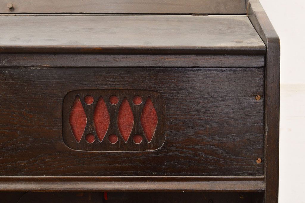 アンティーク雑貨　ジャンク品　昭和初期　ノスタルジックな雰囲気を演出するオルガン(ディスプレイ、店舗什器)(R-051171)
