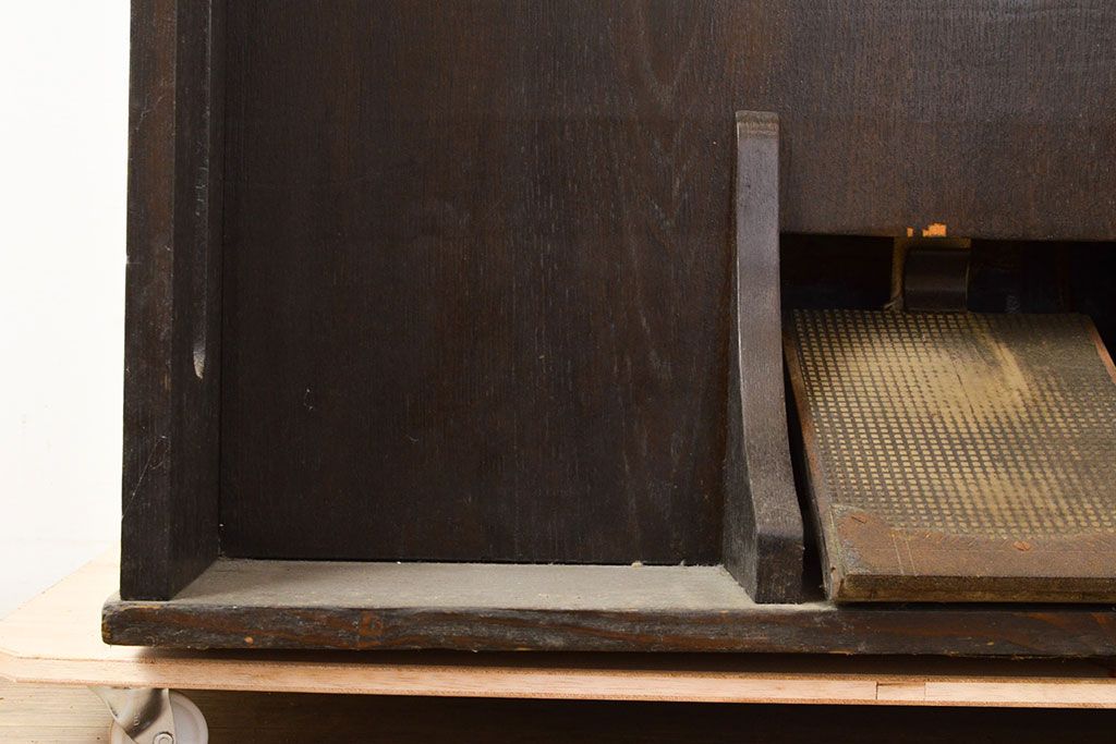 アンティーク雑貨　ジャンク品　昭和初期　ノスタルジックな雰囲気を演出するオルガン(ディスプレイ、店舗什器)(R-051171)