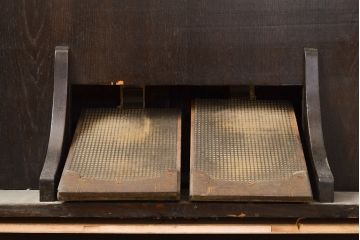 アンティーク雑貨　ジャンク品　昭和初期　ノスタルジックな雰囲気を演出するオルガン(ディスプレイ、店舗什器)(R-051171)