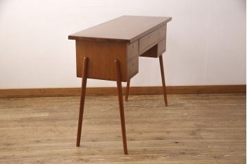 北欧ヴィンテージ　ビンテージ家具　チーク材　スタイリッシュなニーホールデスク(両袖机、在宅ワーク、在宅用ワークデスク)(R-051174)