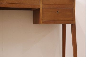 北欧ヴィンテージ　ビンテージ家具　チーク材　スタイリッシュなニーホールデスク(両袖机、在宅ワーク、在宅用ワークデスク)(R-051174)