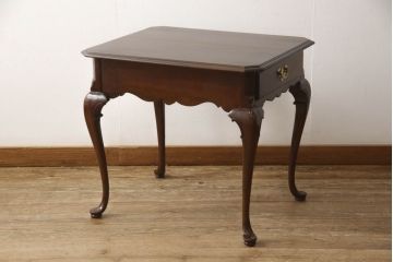 中古　アメリカ輸入家具　LA-Z-BOY(レイジーボーイ)　KINCAID(キンケイド)　クラシカルで優美な佇まいが魅力のサイドテーブル(電話台、コンソールテーブル、ナイトテーブル、オケージョナルテーブル)(R-051182)